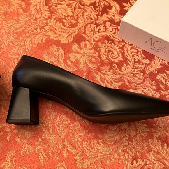 AGL - Tracy Block Heels NIB - NEW - size 11 - Reg $398. Black. - Picture 4 of 9